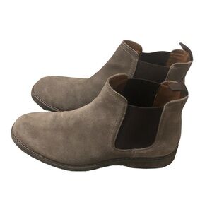 Nordstrom Men’s Shop Chelsea boot in size 8.5